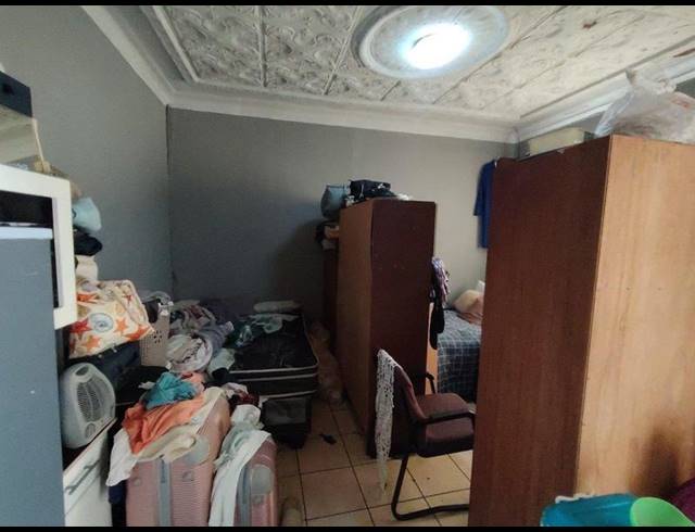 6 BEDROOM HOUSE FOR SALE IN REGENTS PARK